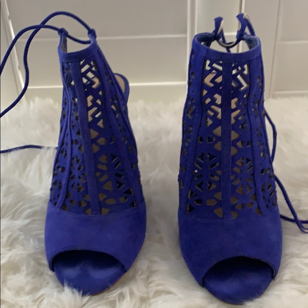 Women’s high heel shoes size 9.5